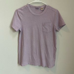 Woman’s Levi Lavender T-Shirt size Small